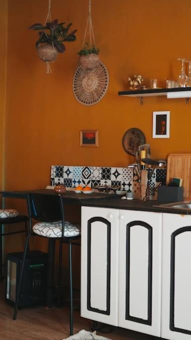 Sahara Studio With Shared Bathroom In City Centre Братислава Экстерьер фото