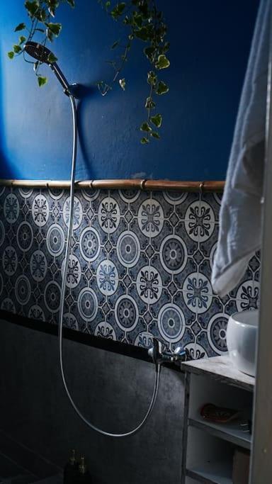 Sahara Studio With Shared Bathroom In City Centre Братислава Экстерьер фото